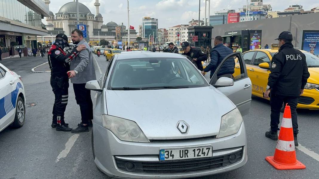İstanbul'da polisten ‘huzur uygulaması’ 12